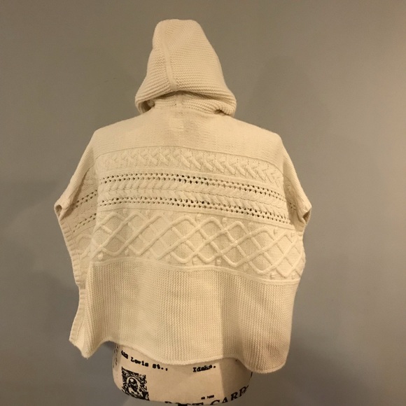 NWT GAP Medium poncho - Picture 7 of 10